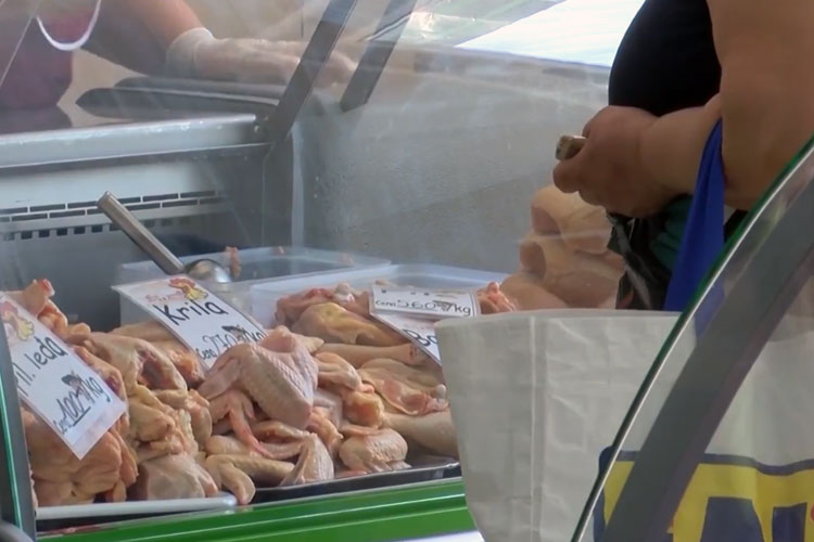 Bezbedno kupovati meso iz rashladnih vitrina na pijacama
