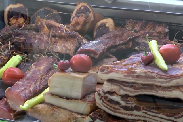 Bezbedno kupovati meso iz rashladnih vitrina na pijacama