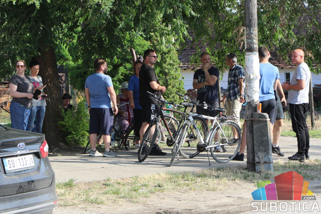Pucnjava se sporadično čula i tokom noći, situacija u Hrastovači mirna - građani Makove sedmice najavili nastavak protesta