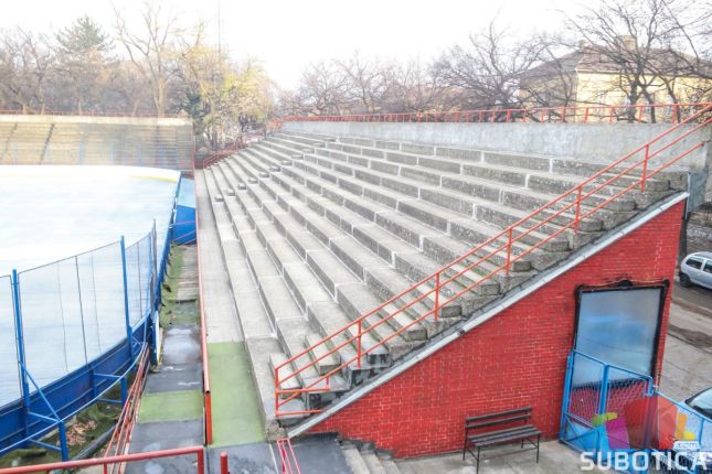 Prikupljanje potpisa podrške za "ledenu dvoranu" u utorak (5. jula) na Gradskom trgu