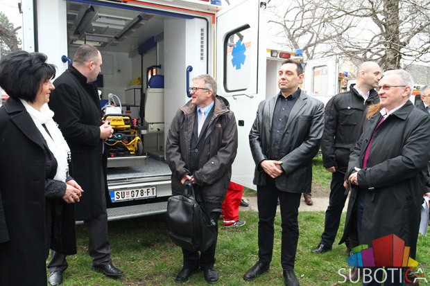 Dom zdravlja dobio savremeno ambulantno vozilo