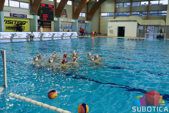 Zbog isparenja hlora vaterpolisti završili u bolnici