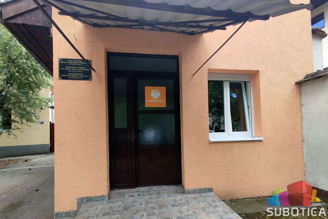 Osnovano Udruženje „Pruži mi ruku“ za podršku roditeljima bolesne dece