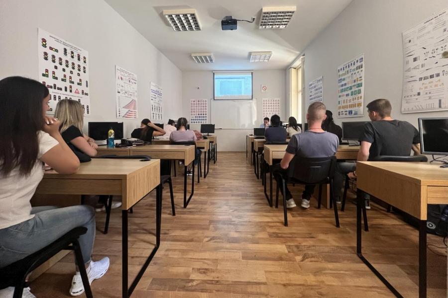 Poklon lekarski pregled za 30 novih polaznika u auto školi "Stop"