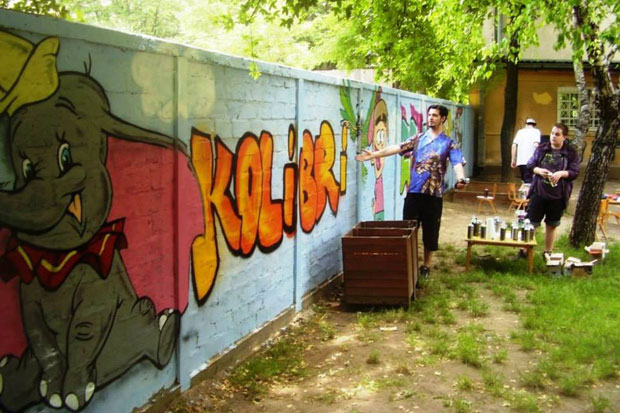 Gradski zidovi su njihove oglasne table