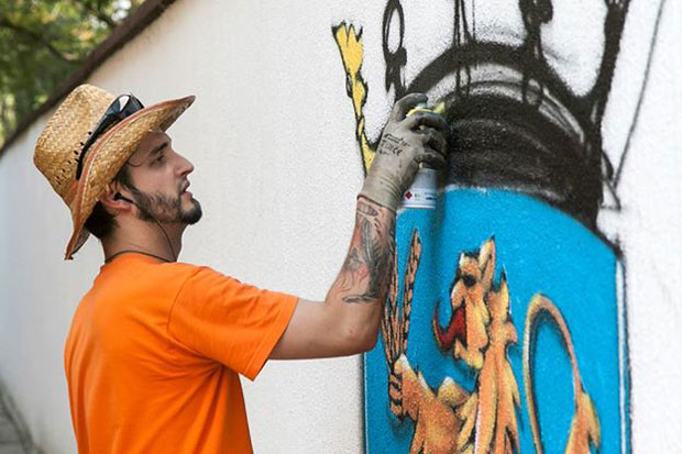 Gradski zidovi su njihove oglasne table