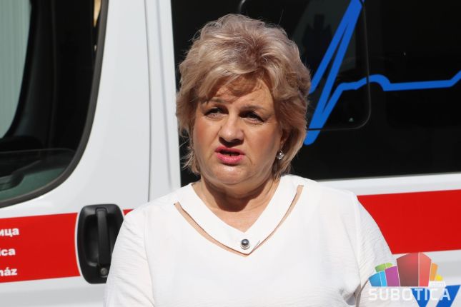 Hitna pomoć dobila novi minibus za prevoz pacijenata kojima je neophodna dijaliza