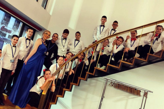 Hor "Iskončići" nastupio na humanitarnom koncertu "Dete od snova"