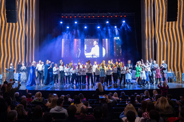 Hor "Iskončići" nastupio na humanitarnom koncertu "Dete od snova"