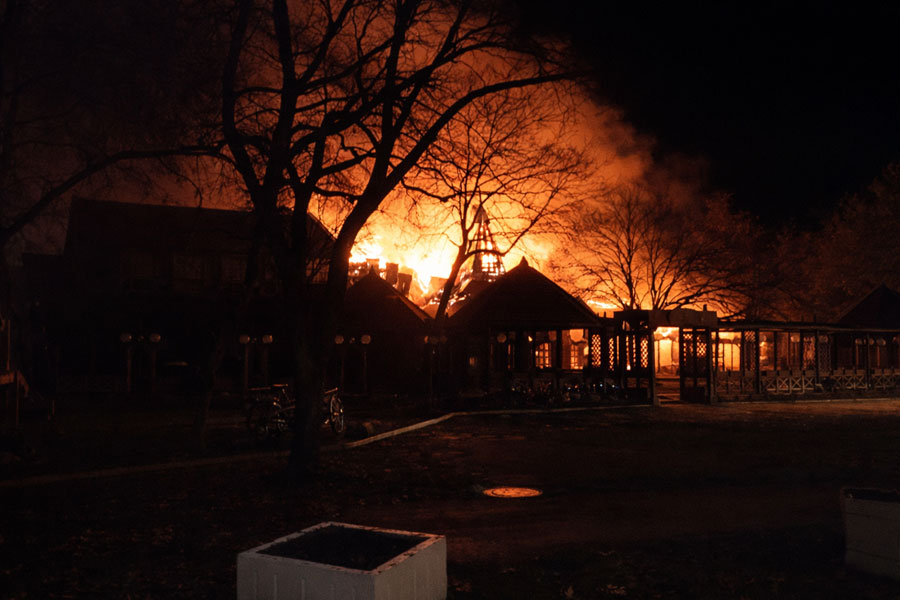 Požar na Paliću: „Mala gostiona“ gotovo potpuno izgorela