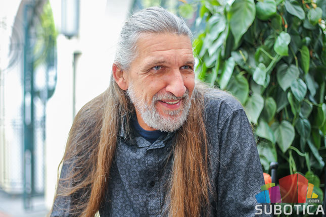 SUgrađani: Miroslav Jovančić, umetnik - "Želim da, kada odete kući, budete bar dva sata bolji!"