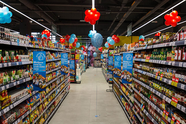 "Maxi" supermarket od danas i u Kertvarošu