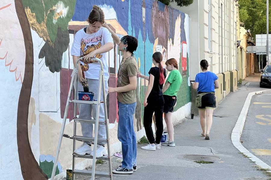 Centar „Klara i Rosa“ nastavlja kreativne radionice za decu i mlade
