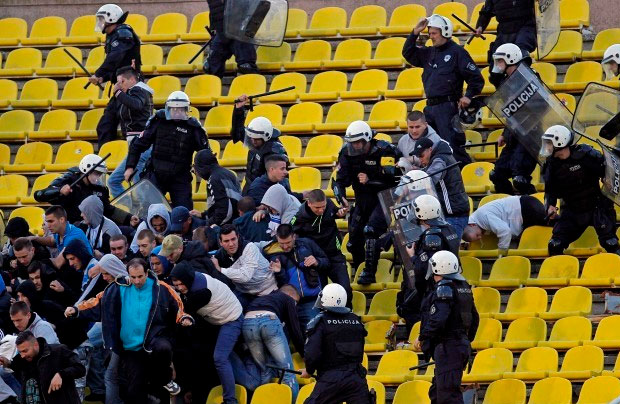 Visok poraz Spartaka (5:0) i neredi u "kavezu"