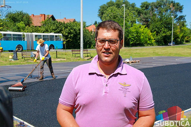 Počelo postavljanje tartan podloge na terenu u Aleksandrovu