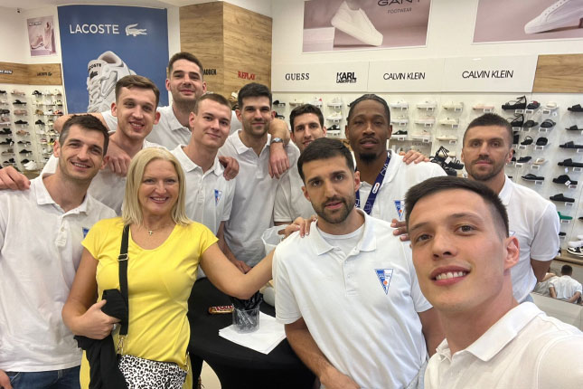 SUgrađani: Eleonora Vild - "Ako se nisam bar jednom zagrlila, prop'o dan!"