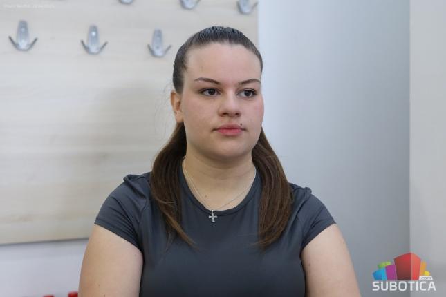 Pravni fakultet za privredu i pravosuđe ugostio učenike Hemijsko-tehnološke škole