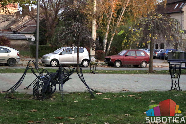 Kante na Radijalcu uklonjene jer su sugrađani u njih bacali kućni otpad