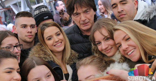 U petak koncert Zdravka Čolića - izaberite pesmu kojom će početi koncert