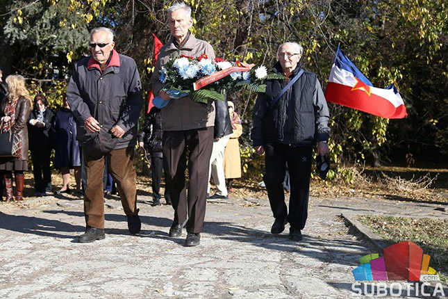 Položeni venci na Spomenik "Balada vešanih"