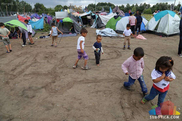 Oko dve hiljade migranata čeka na ulazak u Mađarsku