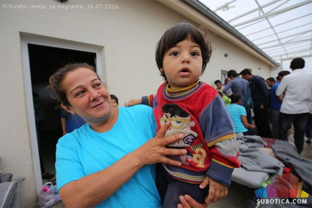 Oko dve hiljade migranata čeka na ulazak u Mađarsku
