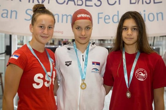 Plivanje: 17 medalja Spartaka na Prvenstvu Srbije za juniore i seniore