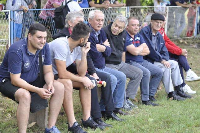 Fudbal: Veterani Crvene zvezde gostovali u Višnjevcu povodom jubileja 70 godina FK "Udarnik"