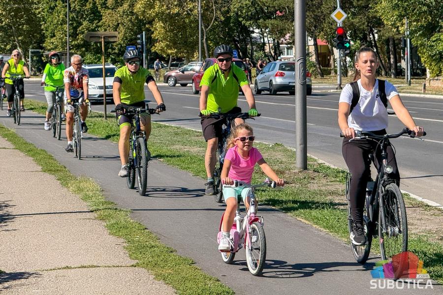Berbanski dani u Hajdukovu spojili tradiciju i savremeni duh biciklističkog festivala
