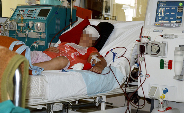 Užasni uslovi za pacijente: Rashlađuju ih krpama dok primaju dijalizu