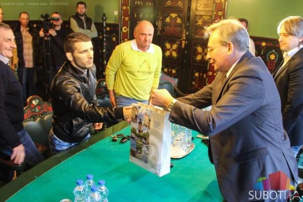 Rvač Davor Štefanek na prijemu u Gradskoj kući