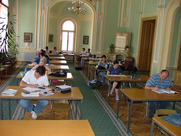 Dok ne stigne klima dobri su i ventilatori (Gradska biblioteka)