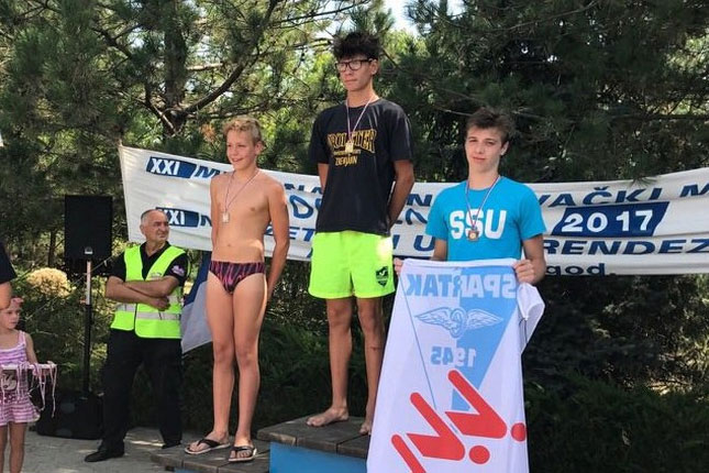 Plivači Spartaka osvojili 8 medalja na međunarodnom mitingu u Adi