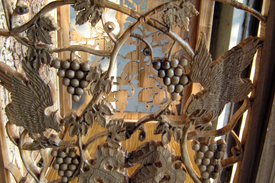 Radomir Ninkov - nastavnik istorije koji kroz duborez spaja duhovnost i umetnost