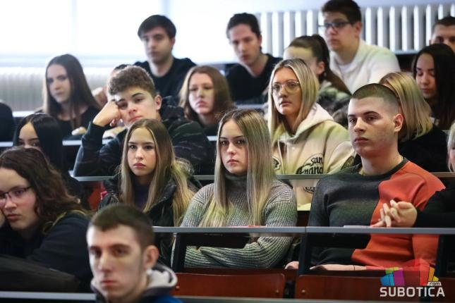 Ekonomski fakultet otvorio vrata maturantima Ekonomske škole "Bosa Milićević"