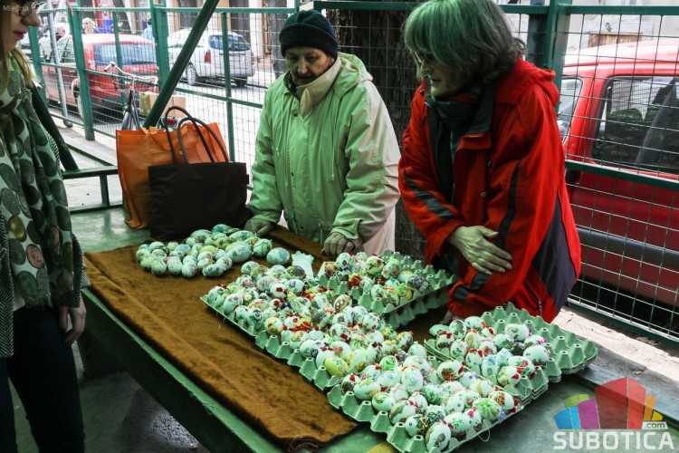 Prodavci na Mlečnoj pijaci spremni za uskršnje praznike
