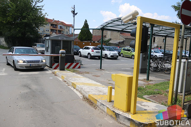 "Brza" rampa na parkingu kod Otvorenog univerziteta od septembra