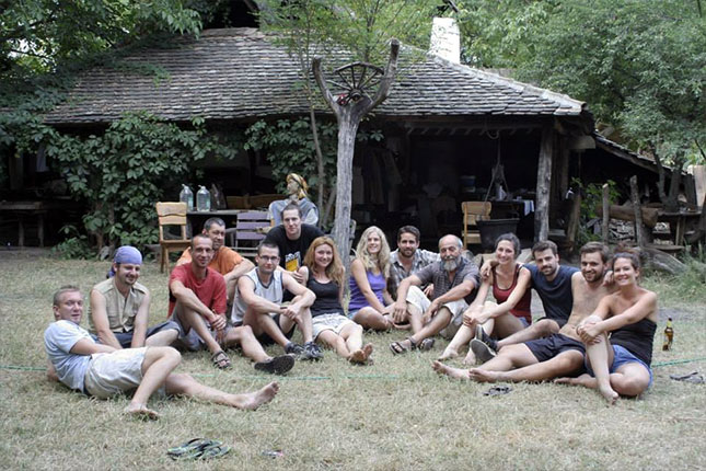 Oprobajte se u gradnji kuće od slame na Letnjem kampu "Majkinog salaša"