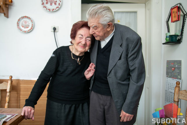 Bračni par Čizmadija - gimnazijska ljubav duga skoro sedam decenija
