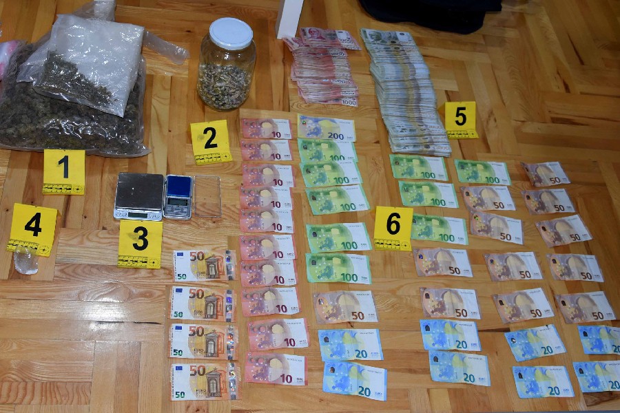 Zaplenjeno više kilograma marihuane i halucinogenih gljiva