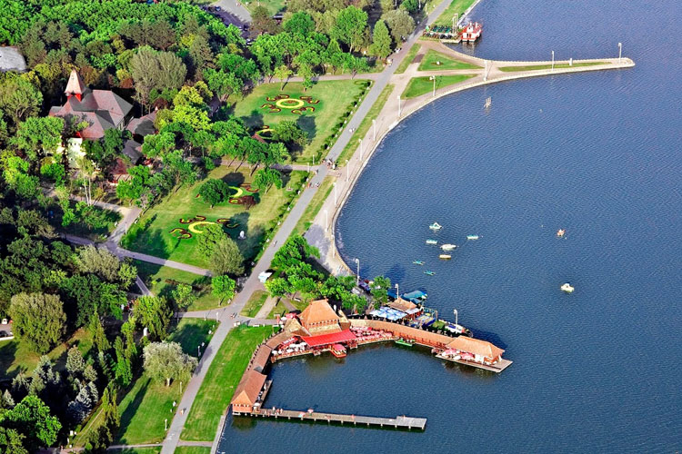 Kupanje u bazenima Palićkog spa centra pre nego u čistom jezeru?