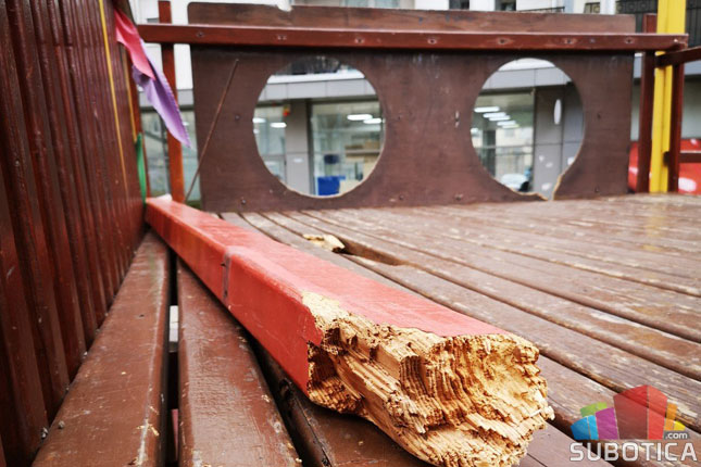 Dečja igrališta i dalje na meti vandala, vanrednim popravkama nema kraja