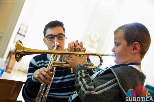 Muzička škola upisuje nove đake
