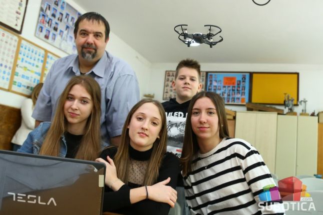 „Kizurovci“ republički prvaci u programiranju dronova