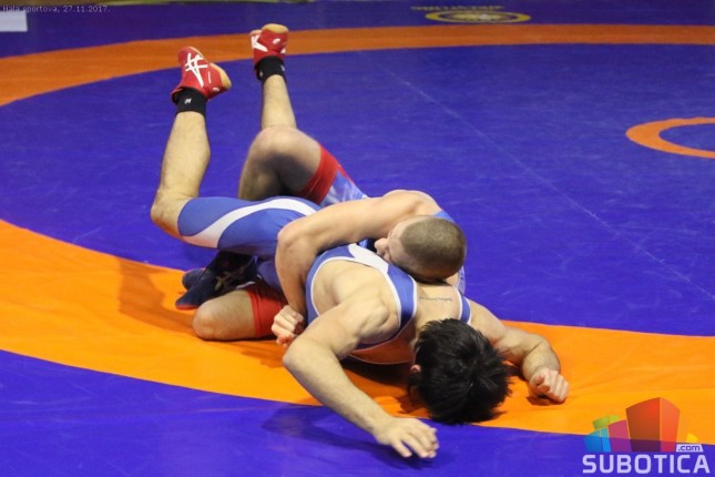 Rvanje: Spartak maksimalan u ligaškom delu, u subotu borba za trofej