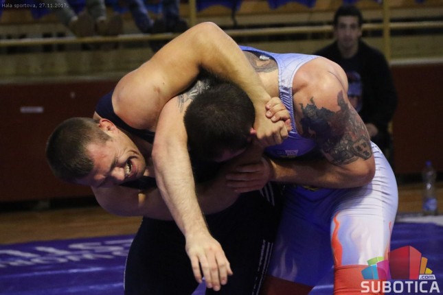 Rvanje: Spartak maksimalan u ligaškom delu, u subotu borba za trofej