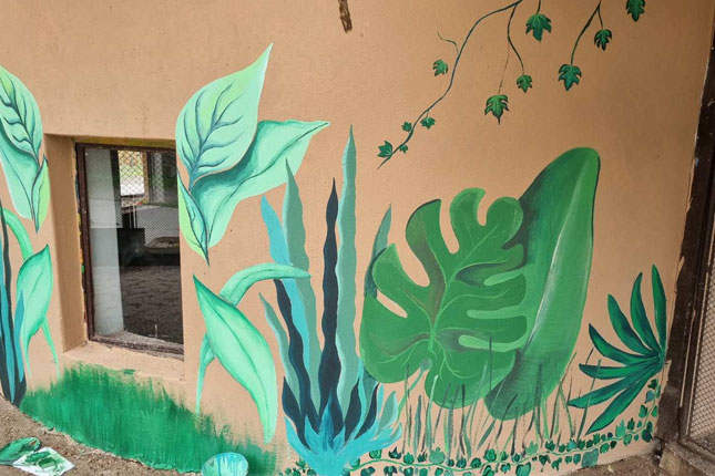 Učenice tekstilnog smera HTSŠ bojama ukrasile nekoliko objekata Zoološkog vrta