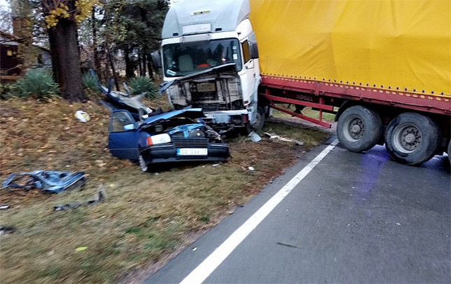 U sudaru kamiona i automobila poginula jedna osoba