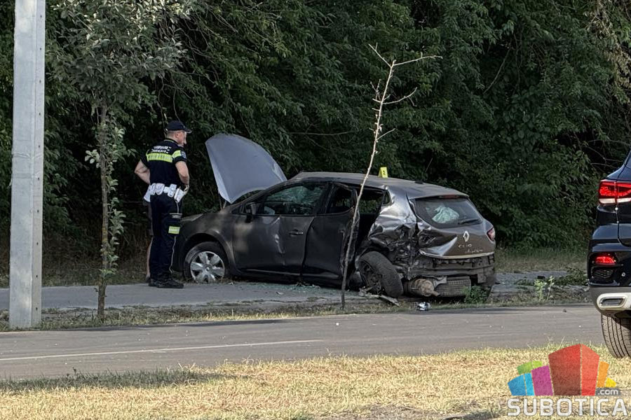 Teška saobraćajna nezgoda kod "Rode" na Segedinskom putu, učestvovala dva automobila