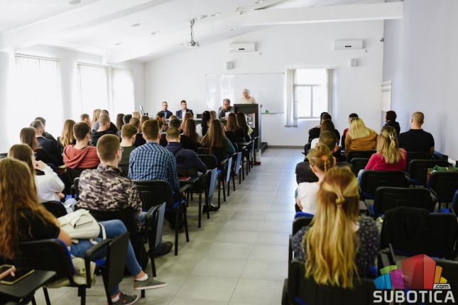 Pravni fakultet za privredu i pravosuđe zadovoljan upisom u prvom roku